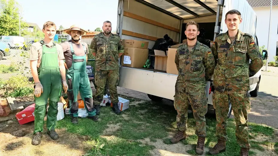 Tonnenschwere Hilfe für traumatisierte Soldaten: Wennigsens Triskele-Werkstatt sammelt 1000 Kilo Kronkorken