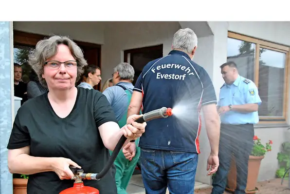 Feuerwehr klärt in Behindertenwerkstatt über Brandschutz auf