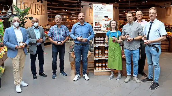 Obst und Gemüse weiterverarbeiten statt wegwerfen: Edeka und Triskele starten in Wennigsen Verkauf von Liebe²-Produkten