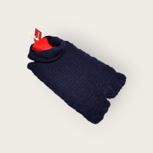 Wärmflaschenhülle gehäkelt aus Schurwolle, mit Wärmflasche